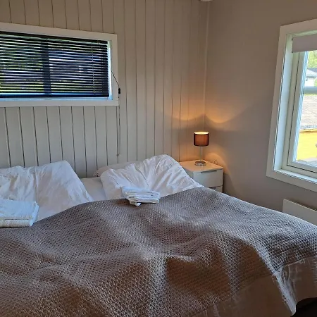 Warm And Cozy With Panoramic View Above The Center 特罗姆瑟