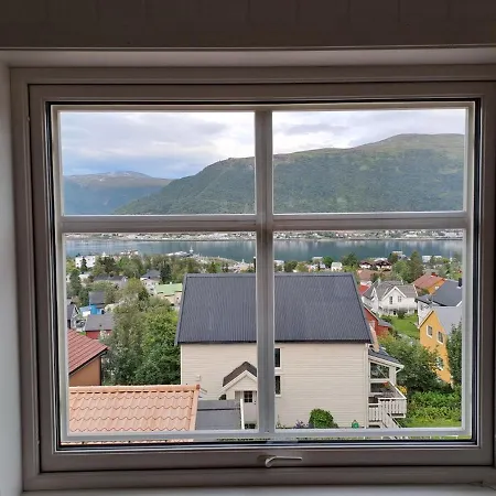Warm And Cozy With Panoramic View Above The Center Tromsø