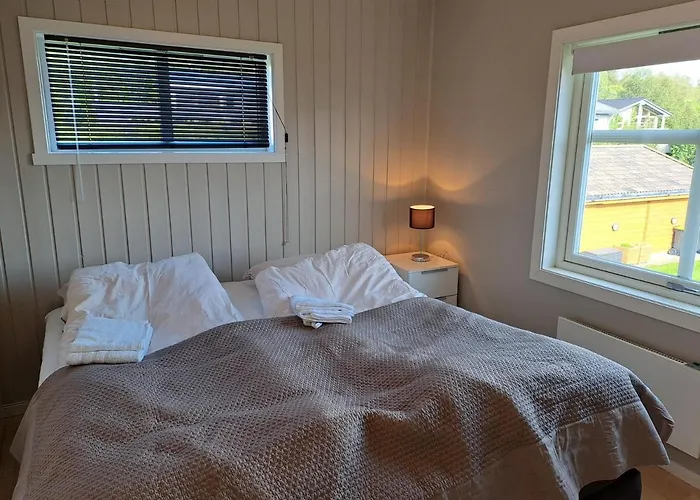 Warm And Cozy With Panoramic View Above The Center 特罗姆瑟