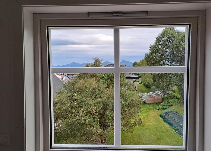 Warm And Cozy With Panoramic View Above The Center 公寓